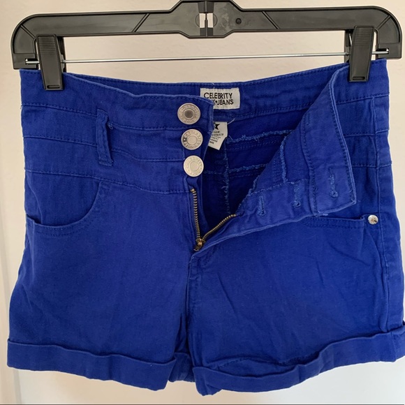 Shorts - Picture 3 of 4